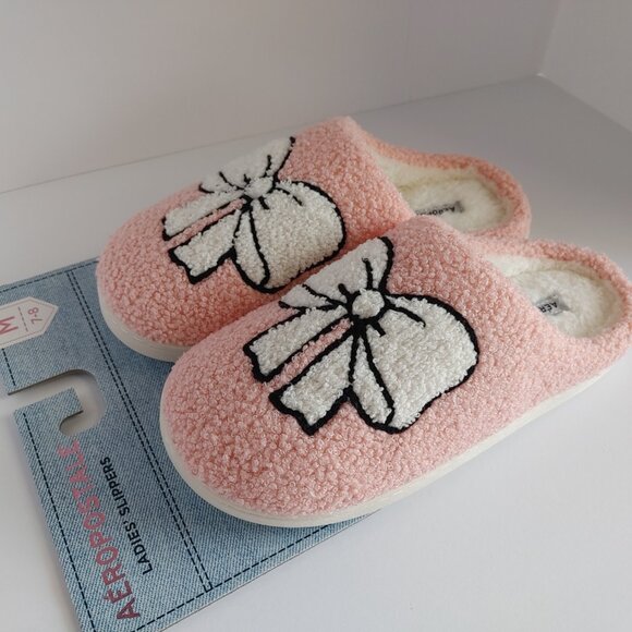 Aeropostale Shoes - Pink Cozy Slippers with Bow - Women's Size Med. 7-8 NWT